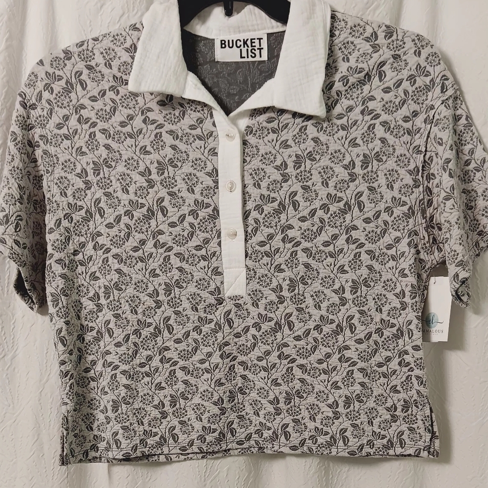 Nwt Bucketlist Contrast Collar Floral Textured Crop Polo Top Size S